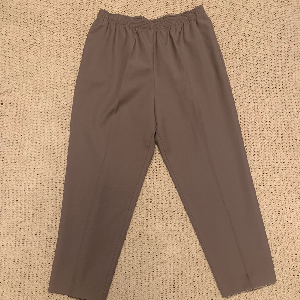 Women’s Pants Size 18W